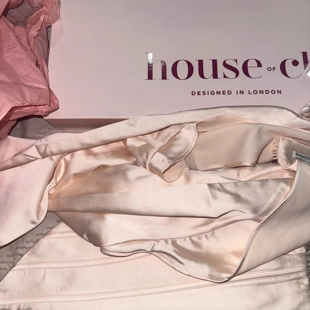 House of CB “Aubrie” corset top ( 2 piece)
Will ship with box - Picture 9 of 11